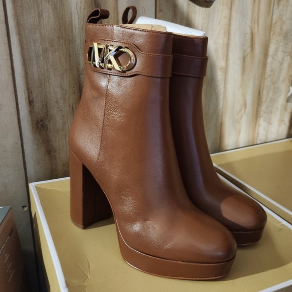 Michael Kors Parker Platform Bootie - Picture 6 of 16